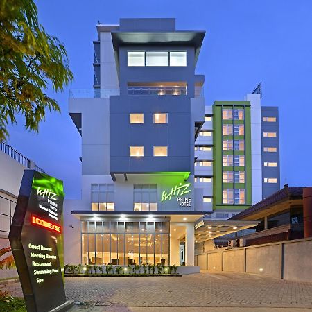 Whiz Prime Hotel Basuki Rahmat Malang Exteriér fotografie