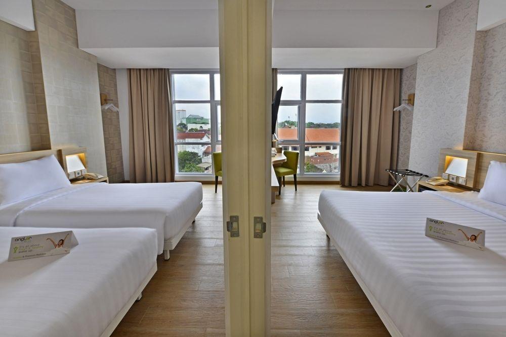 Whiz Prime Hotel Basuki Rahmat Malang Exteriér fotografie