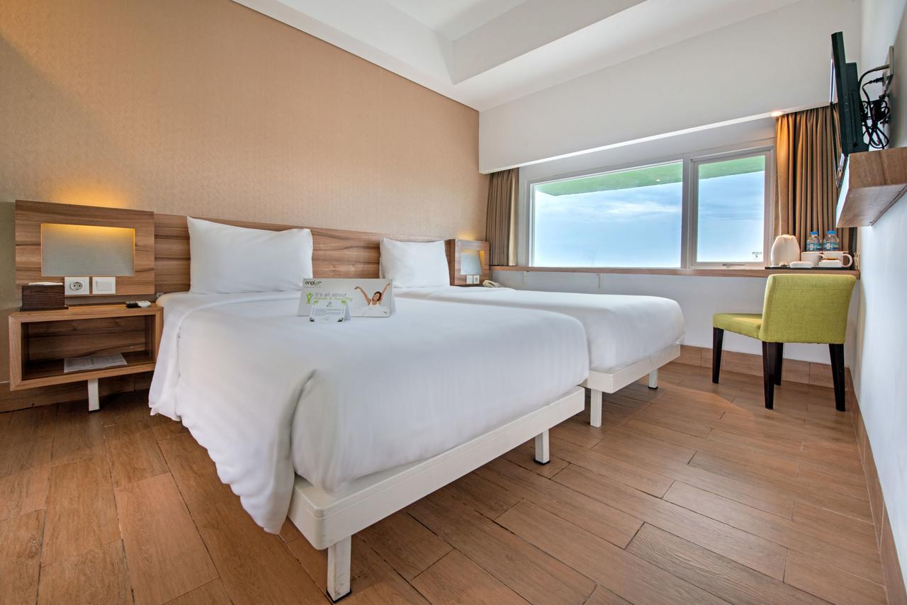 Whiz Prime Hotel Basuki Rahmat Malang Exteriér fotografie