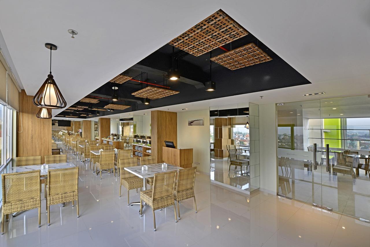 Whiz Prime Hotel Basuki Rahmat Malang Exteriér fotografie