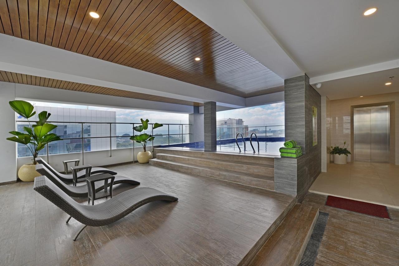 Whiz Prime Hotel Basuki Rahmat Malang Exteriér fotografie